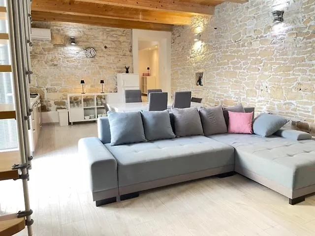 Labirint Queen 아파트 메덜린