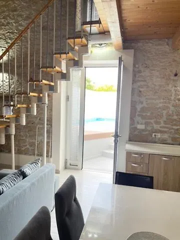 아파트 Labirint Queen 메덜린