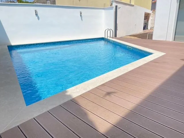 아파트 Labirint Queen 메덜린